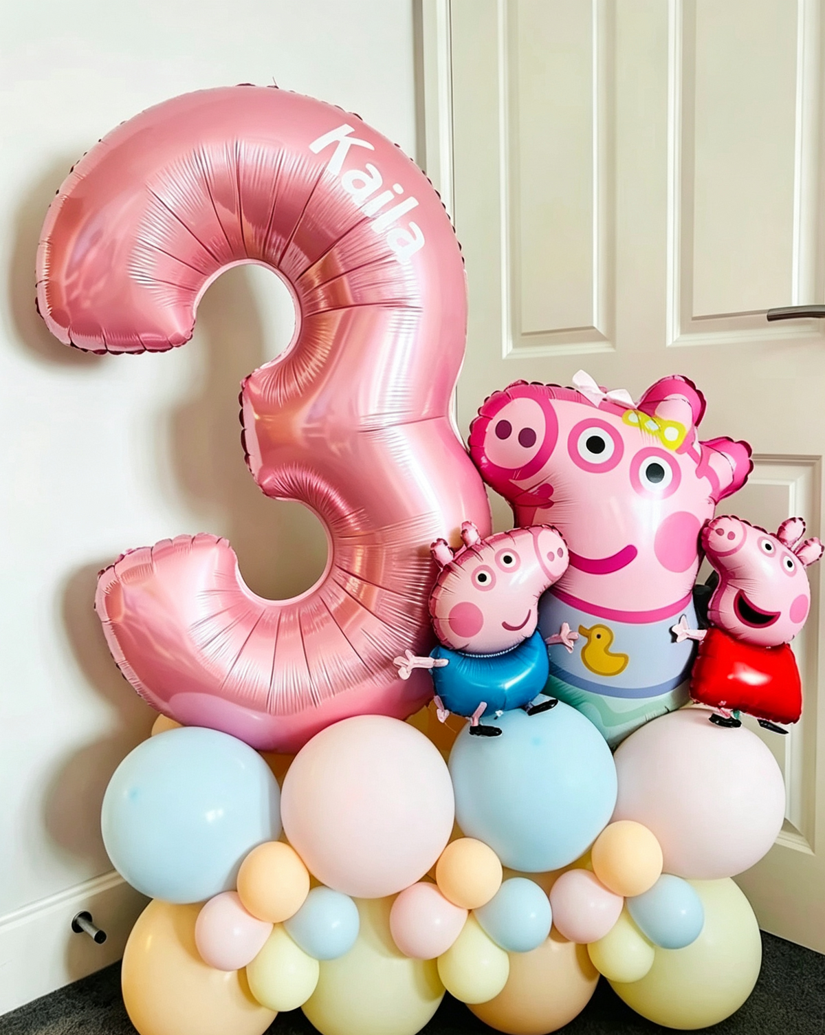 Globos personalizados con temática de dibujos animados